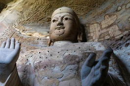 Tượng Phật trong hang đá Vân Cương ở thành phố Đại Đồng, miền bắc Trung Quốc - Ảnh: VCG