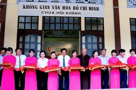 Cắt băng khai mạc "Không gian văn hóa Hồ Chí Minh" tại tổ đình Hội Khánh (phường Thủ Dầu Một)
