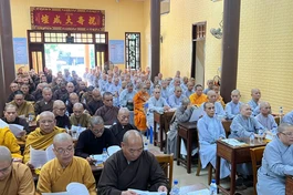 Chư Tăng Ni tham dự phiên họp