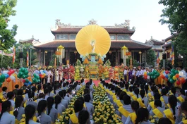 Lễ đài chính tại tổ đình Từ Đàm (P.Thuận Hóa, TP.Huế)