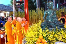 Tôn tượng Phật hoàng Trần Nhân Tông được an vị tại thiền viện Trúc Lâm Phương Nam (Cần Thơ)