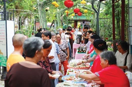 Ngày hội ẩm thực yêu thương - Phiên chợ 10K" tại chùa Diệu Pháp