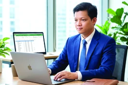 Anh Đức Trí, tác giả cuốn sách Hành trình đi để trở về - Ảnh: NVCC