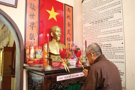 Bàn thờ Chủ tịch Hồ Chí Minh tại chùa Khánh Hưng được duy trì cho tới hiện nay - Ảnh: Võ Tấn
