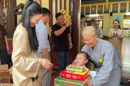 Tu viện Như Giác trao 650 phần quà nhân mùa Vu lan - Báo hiếu