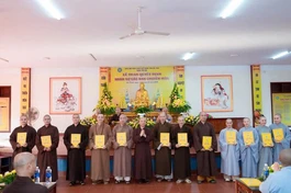 Thượng tọa Thích Chiếu Tuệ trao quyết định chuẩn y nhân sự đến thành viên các ban chuyên môn trực thuộc, nhiệm kỳ 2026-2031