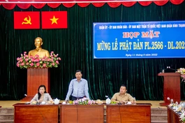 Ông Vũ Ngọc Tuất Bí thư Quận ủy đúc kết buổi họp mặt 