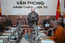 Hoà thượng Thích Lệ Trang chủ trì phiên họp