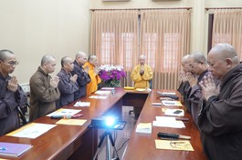 Chư tôn giáo phẩm niệm Phật cầu gia hộ