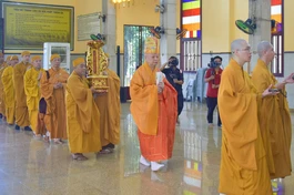 Hòa thượng sám chủ và chư tôn đức Ban Nghi lễ thỉnh linh mô triều Phật, yết tổ - Ảnh: Quảng Đạo/BGN