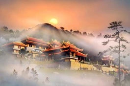 Đến chùa để thấy những điều vi diệu - Ảnh minh họa. Trong ảnh, danh thắng Tây Thiên ở Vĩnh Phúc