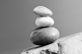 Phước báo hay tội báo tuy xa nhau mà lại gần nhau - Ảnh minh họa 