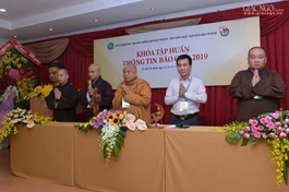 Trao chứng nhận khóa tập huấn thông tin, báo chí 2019