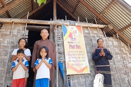 Không xa cách Phật