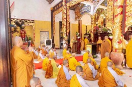 Trưởng lão Hòa thượng Thích Trí Quảng thăm Phật giáo Quảng Ngãi