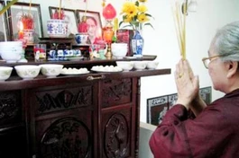 Nén hương ngày Tết
