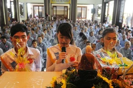 Vu lan và chùm ảnh đẹp từ TP.HCM, Đà Nẵng