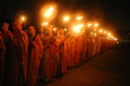 Đại giới đàn Hành Trụ 2011: Chùm ảnh về Nghi thức Tuần chiểu