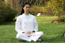 Người trẻ quay về và làm mới