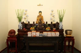 Có nên thờ tượng cũ?