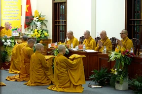 Tăng Ni hàng năm phải An cư ba tháng (Tiền An cư hoặc Hậu An cư) để thúc liễm thân tâm, trau dồi Giới - Định - Tuệ, giữ gìn quy củ tùng lâm, trang nghiêm Giáo hội, lợi lạc tự thân và lợi ích xã hội - Ảnh: Diệu Tường/BGN