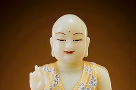 Lần đầu tiên cung rước tượng Phật ngọc bảo tướng sơ sanh trong Lễ rước Phật tối 8-4 âm lịch tại TP.HCM