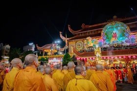 [TRUYỀN HÌNH TRỰC TIẾP] Lễ rước Phật kính mừng Đại lễ Phật đản Phật lịch 2570 tại TP.HCM
