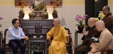 [Video] Đức Pháp chủ GHPGVN tiếp Tân Bí thư Thành ủy TP.HCM Trần Lưu Quang tại chùa Huê Nghiêm