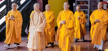 [Video] Đức Pháp chủ quang lâm Việt Nam Quốc Tự khai thị cho Tăng Ni trong Khóa huân tu và Bồi dưỡng trụ trì