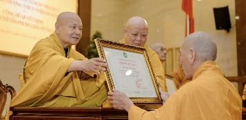 [Video] Ban Trị sự GHPGVN TP.HCM trao Giáo chỉ tấn phong giáo phẩm đến 196 vị Tăng Ni