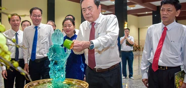 [Video] Chủ tịch Quốc hội Trần Thanh Mẫn thăm và chúc mừng Đức Pháp chủ GHPGVN nhân Đại lễ Phật đản PL.2570