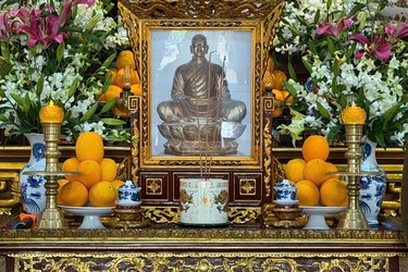 Di ảnh Phật hoàng Trần Nhân Tông