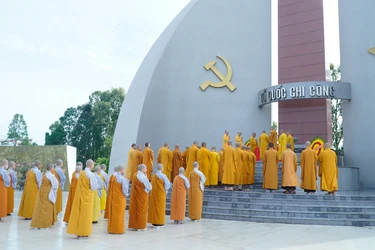 Chư Tăng Ni cử hành nghi thức tâm linh truyền thống tưởng niệm chư anh linh anh hùng liệt sĩ