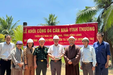 Viện Chuyên Tu và Bộ Tư lệnh TP.HCM bàn giao 4 căn nhà “Tình nghĩa quân - dân”