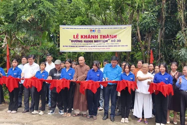 Cắt băng khánh thành tuyến đường "Hạnh Nguyện số 30" tại xã Phú Túc 