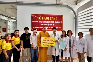 Chùa Tường Nguyên tặng 2 máy chạy thận đến Bệnh viện Khánh Hội
