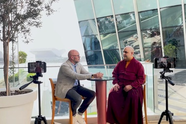 "Hãy dùng hơi thở làm điểm tựa. Mỗi hơi thở là một nơi để trở về, đặc biệt là khi tâm trí lang thang. Bất kỳ kỹ thuật thở chánh niệm nào cũng có thể hiệu quả"