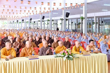 Gần 700 hành giả về tổ đình Đại Tòng Lâm tham dự buổi sinh hoạt chuyên đề về ứng dụng công nghệ số, an ninh mạng và an toàn giao thông