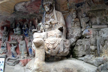 Mahamayuri (Kongque Mingwang) thời nhà Tống (960 -1270) tại quần thể hang động Đại Túc ở Trùng Khánh, Trung Quốc