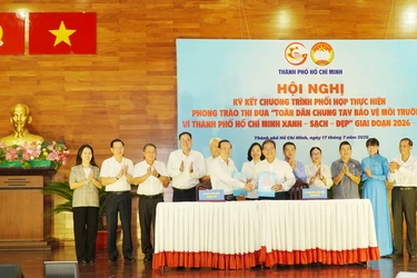 UBND TP.HCM và Ban Thường trực Ủy ban MTTQVN TP.HCM ký kết chương trình phối hợp thực hiện phong trào thi đua “Toàn dân chung tay bảo vệ môi trường, vì Thành phố Hồ Chí Minh xanh - sạch - đẹp” giai đoạn 2026-2030