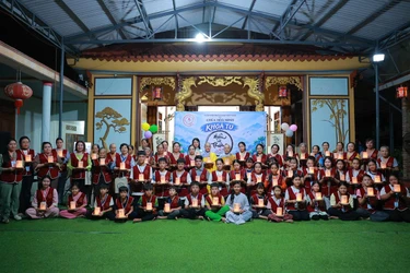 Gần 100 bạn trẻ tham dự khóa tu tại chùa Hòa Minh 