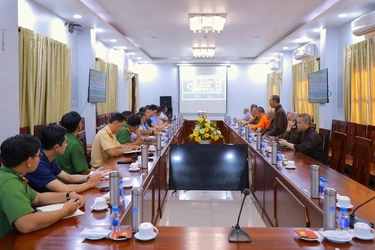 Quang cảnh phiên họp