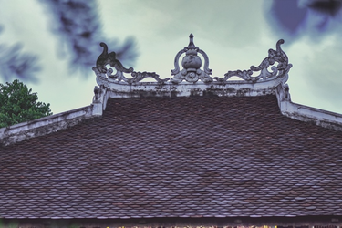 "Mái chùa che chở hồn dân tộc/ Nếp sống muôn đời của Tổ tông”