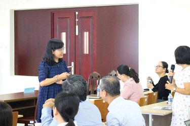 ThS.Đỗ Thị Diệu Ngọc trên giảng đường - Ảnh: NVCC