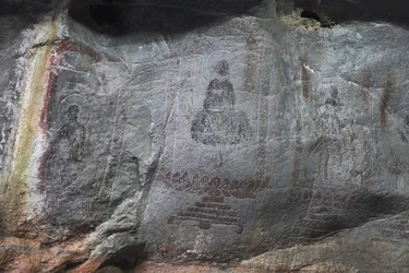 Mỗi bức ma nhai hình vị La Hán có dáng vẻ, tư thế, cử chỉ, nét mặt khác nhau