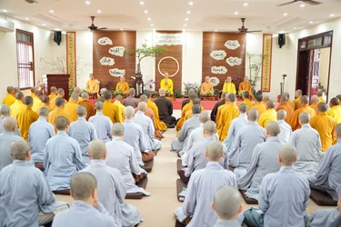 Quang cảnh lễ khai mạc khóa tu