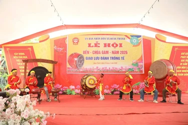 Hội thi đánh trống tế diễn ra sôi nổi, thu hút đông đảo người dân tham gia