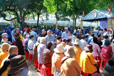 500 phần quà được trao tặng đến bà con khó khăn tại phường Vũng Tàu, TP.HCM