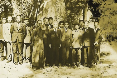 Đại lão Hòa thượng Thích Thiện Hào trong phái đoàn Mặt trận Giải phóng miền Nam Việt Nam thăm Lào, năm 1976