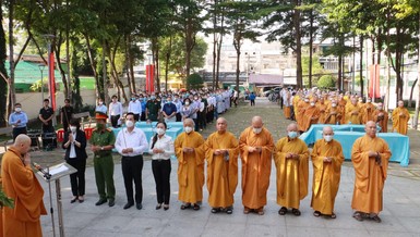 Ban Trị sự Phật giáo quận 4 dâng hương tưởng niệm anh linh anh hùng, liệt sĩ